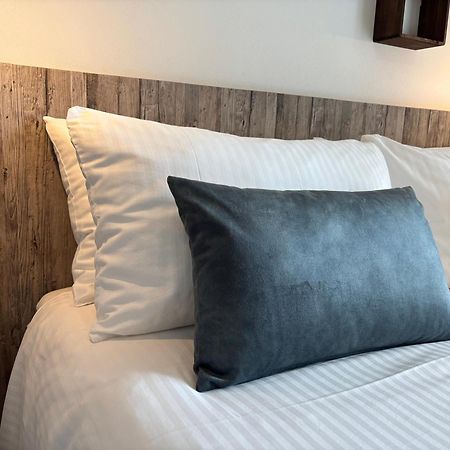 Bed and Breakfast La Luce Delle Colline Serravalle delle Langhe Екстер'єр фото
