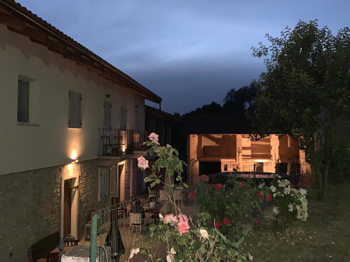 Bed and Breakfast La Luce Delle Colline Serravalle delle Langhe Екстер'єр фото