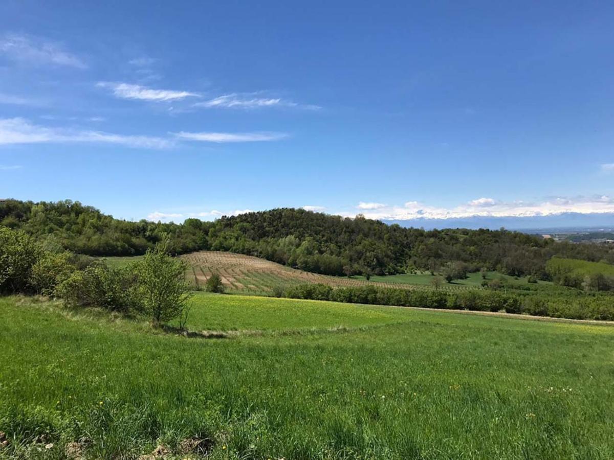 Bed and Breakfast La Luce Delle Colline Serravalle delle Langhe Екстер'єр фото