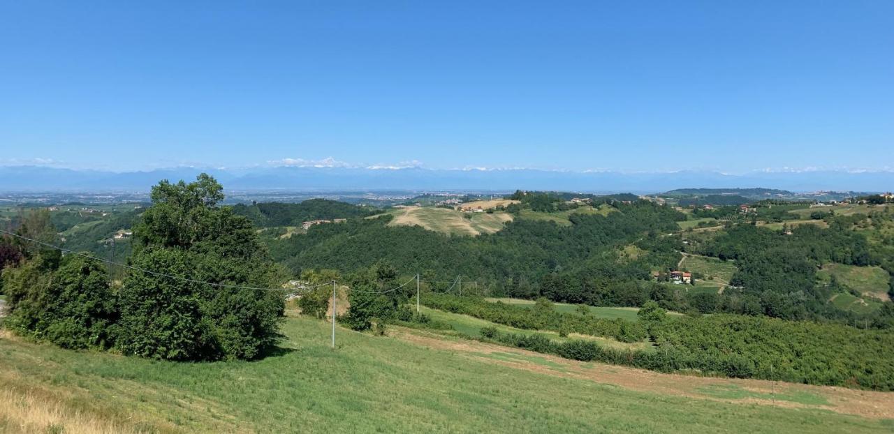 Bed and Breakfast La Luce Delle Colline Serravalle delle Langhe Екстер'єр фото