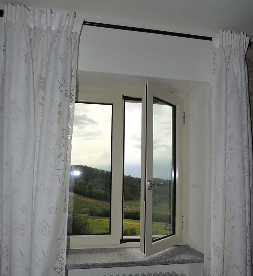 Bed and Breakfast La Luce Delle Colline Serravalle delle Langhe Екстер'єр фото