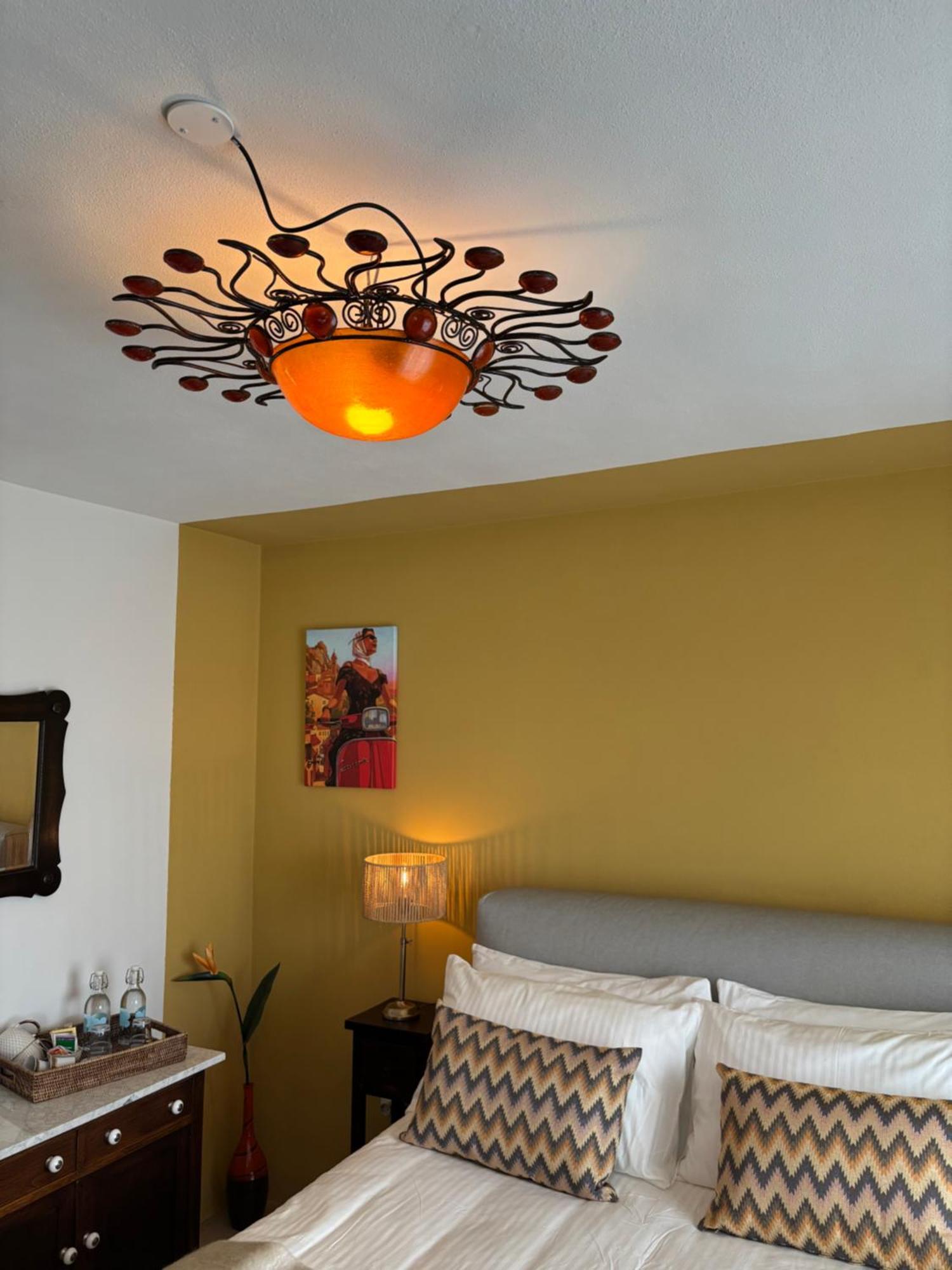 Bed and Breakfast La Luce Delle Colline Serravalle delle Langhe Екстер'єр фото